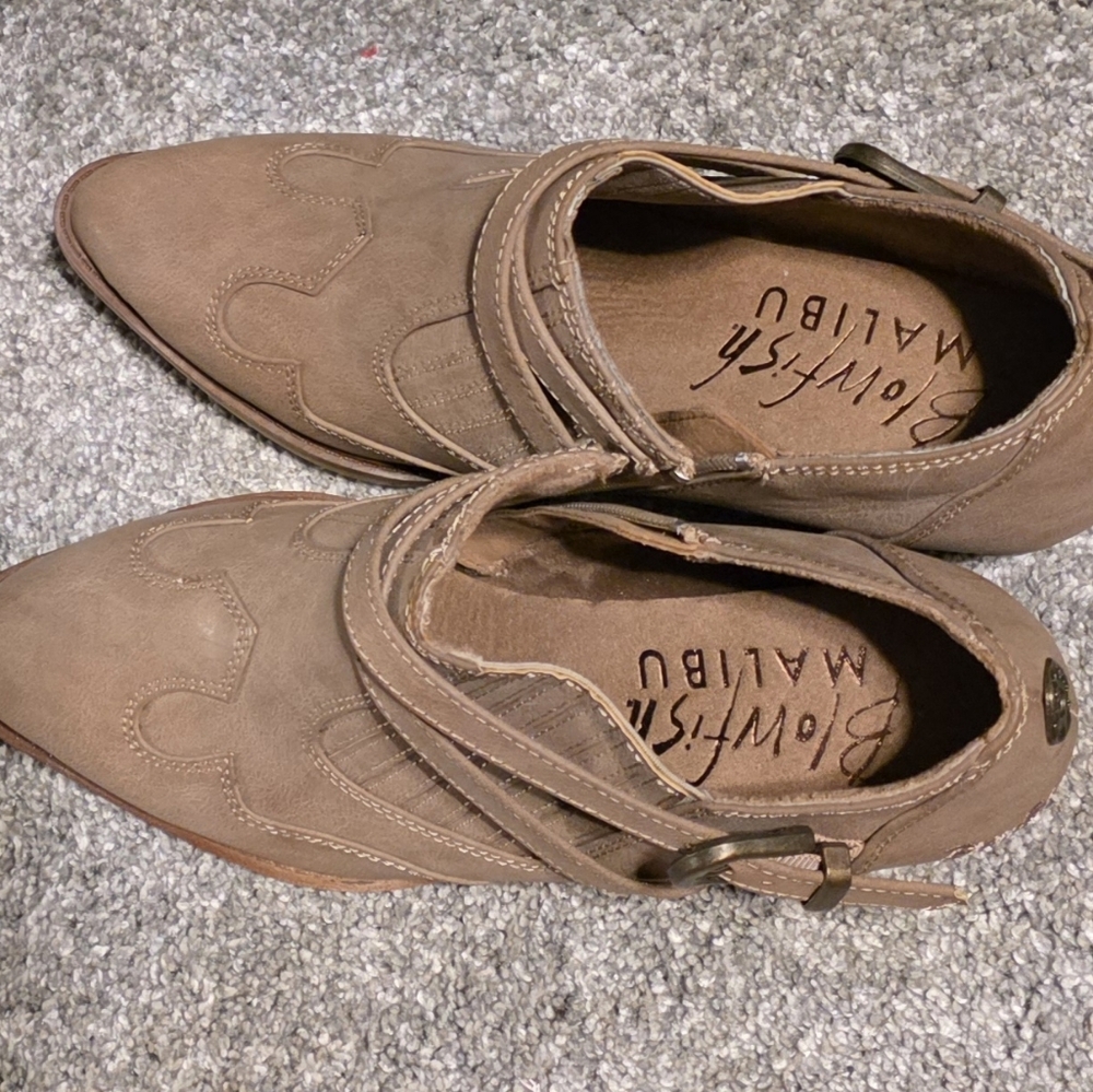 Spring time - Women's Blowfish Malibu Tan Leather booties 8.5 NWOT - Picture 2 of 5